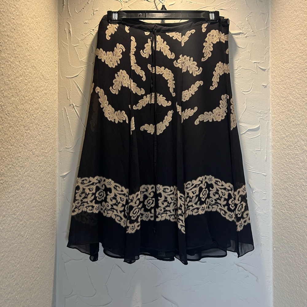 Elegant Black and Beige Embroidered Skirt